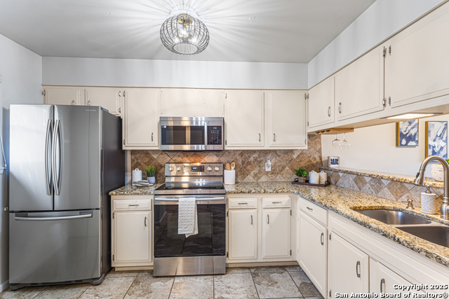 Listing photo id 7 for 6718 Callaghan Apt 206