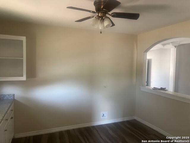 Listing photo id 2 for 1401 Trinity N