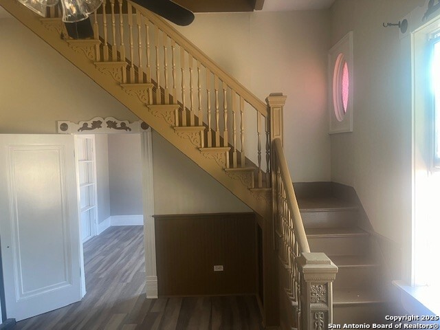 Listing photo id 3 for 1401 Trinity N