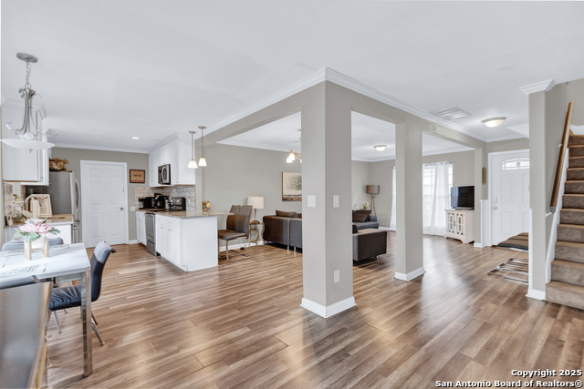 Image 14 of 18 For 3500 Lakefield