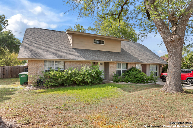 Image 2 of 18 For 3500 Lakefield