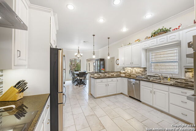Listing photo id 13 for 810 Bluff Ridge