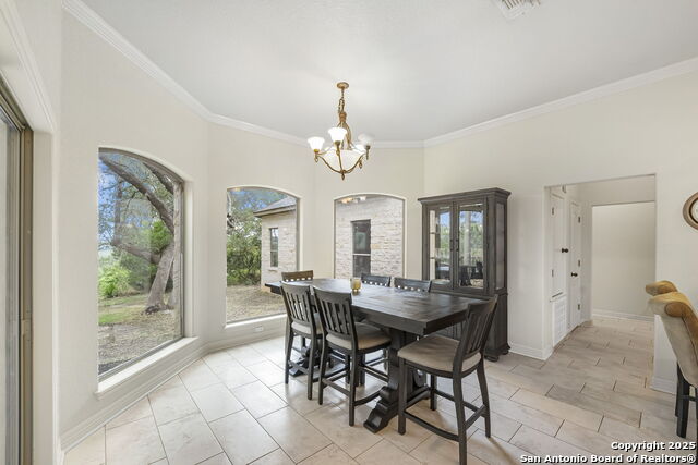 Listing photo id 16 for 810 Bluff Ridge