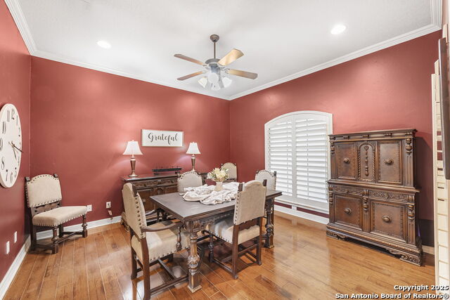 Listing photo id 7 for 810 Bluff Ridge