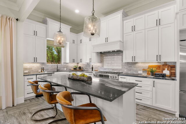 Listing photo id 12 for 967 Belle Oaks Blvd