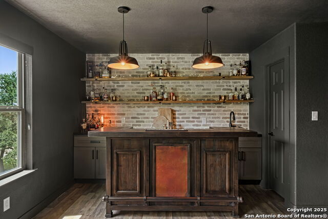 Listing photo id 34 for 967 Belle Oaks Blvd