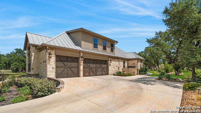 Listing photo id 39 for 967 Belle Oaks Blvd