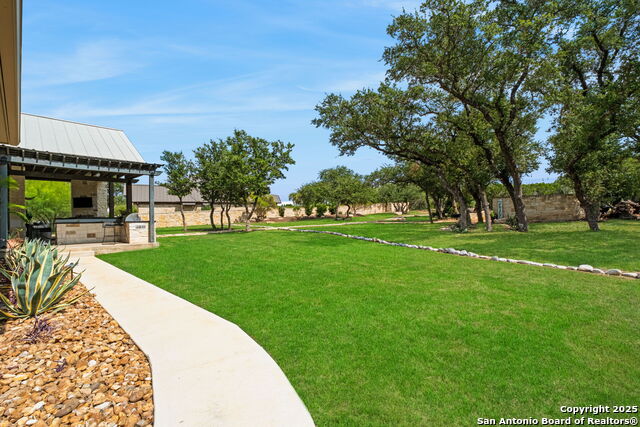 Listing photo id 40 for 967 Belle Oaks Blvd