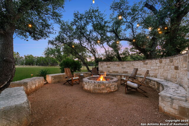 Listing photo id 41 for 967 Belle Oaks Blvd