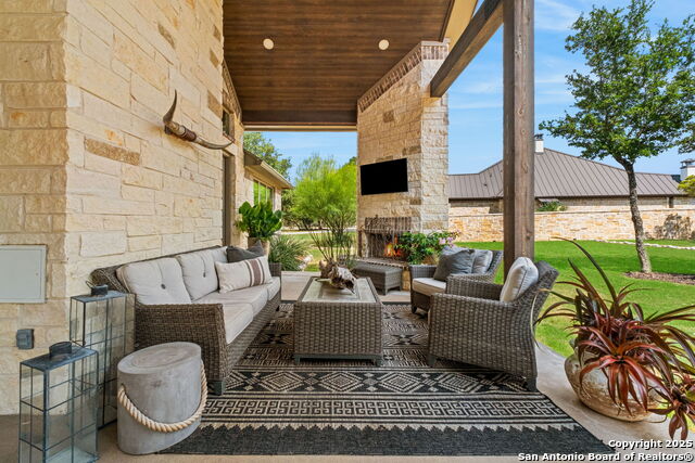 Listing photo id 43 for 967 Belle Oaks Blvd