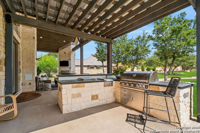 Listing photo id 46 for 967 Belle Oaks Blvd