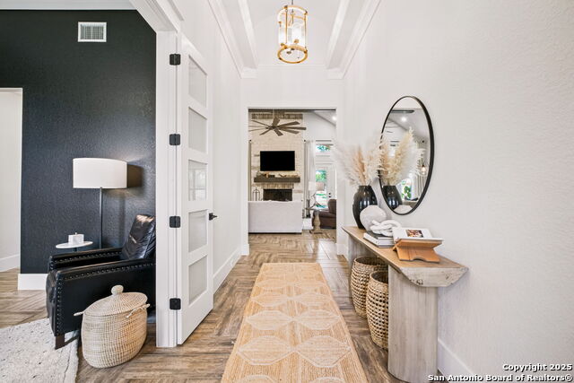 Listing photo id 3 for 967 Belle Oaks Blvd