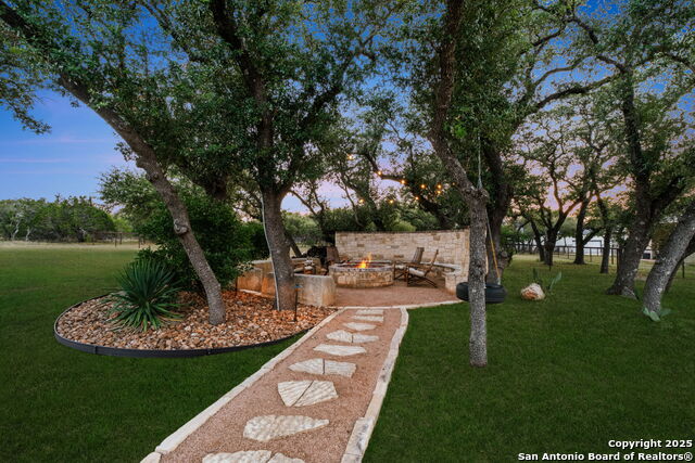 Listing photo id 56 for 967 Belle Oaks Blvd