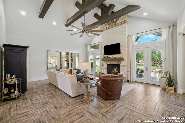 Listing photo id 7 for 967 Belle Oaks Blvd