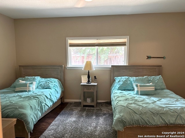 Listing photo id 12 for 13 Thornhurst