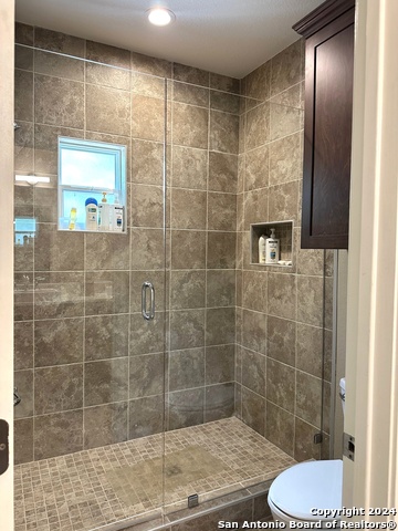 Listing photo id 14 for 13 Thornhurst