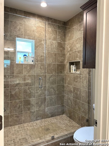 Listing photo id 17 for 13 Thornhurst