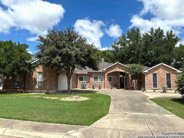 Listing photo id 0 for 13 Thornhurst