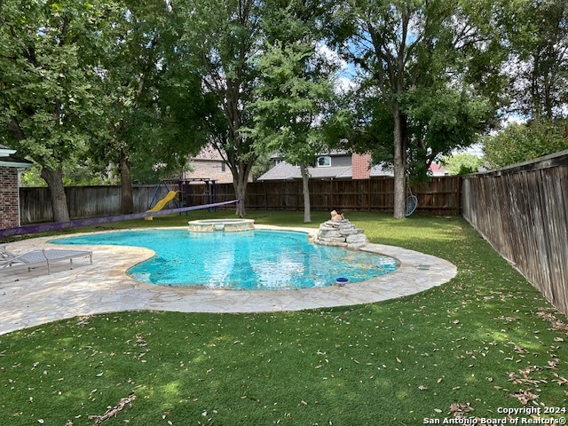 Listing photo id 22 for 13 Thornhurst