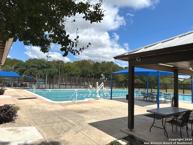 Listing photo id 24 for 13 Thornhurst