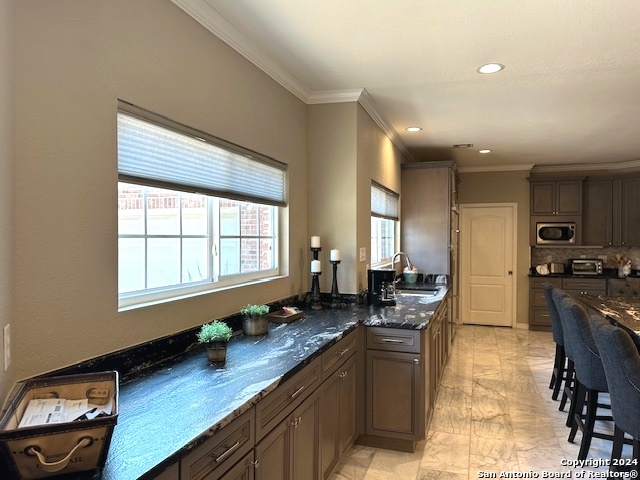 Listing photo id 4 for 13 Thornhurst