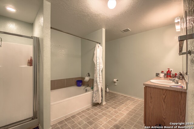 Listing photo id 23 for 3652 Honey Mdw