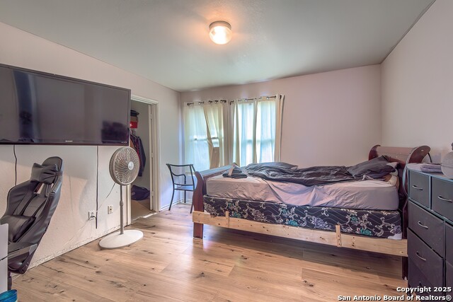 Listing photo id 25 for 3652 Honey Mdw