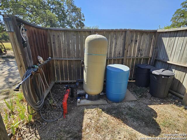 Listing photo id 11 for 530 Indian Springs
