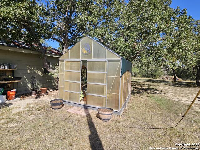 Listing photo id 12 for 530 Indian Springs