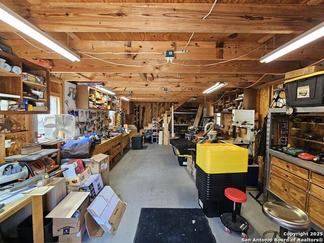 Listing photo id 20 for 530 Indian Springs