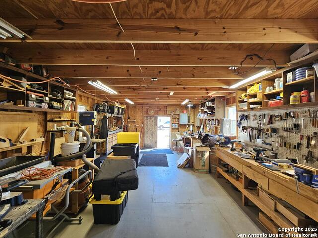 Listing photo id 22 for 530 Indian Springs