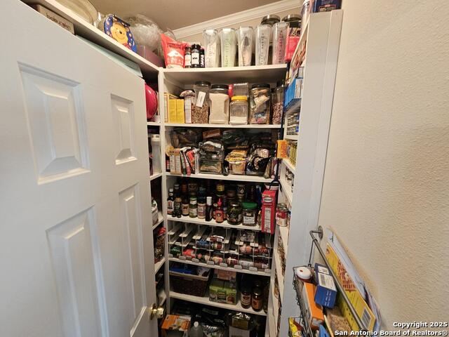Listing photo id 32 for 530 Indian Springs