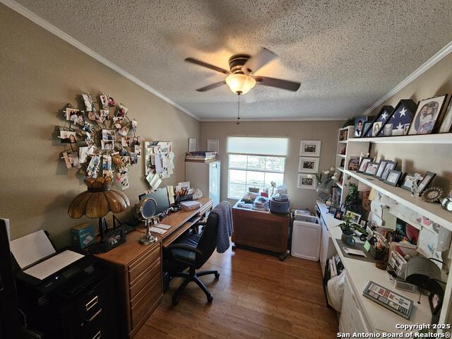 Listing photo id 35 for 530 Indian Springs