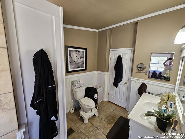 Listing photo id 37 for 530 Indian Springs