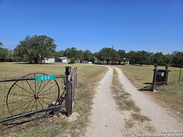 Listing photo id 3 for 530 Indian Springs