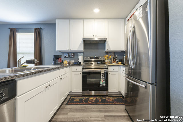 Image 11 of 20 For 5746 Elm Valley