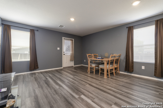 Image 5 of 20 For 5746 Elm Valley