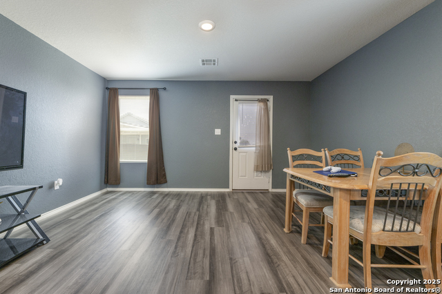 Image 6 of 20 For 5746 Elm Valley