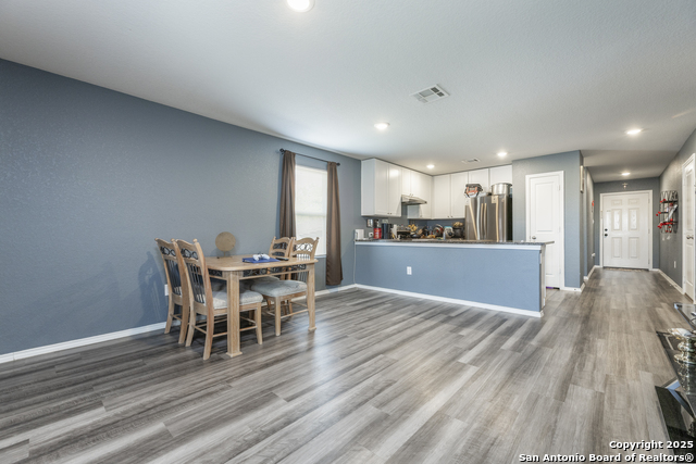 Image 7 of 20 For 5746 Elm Valley