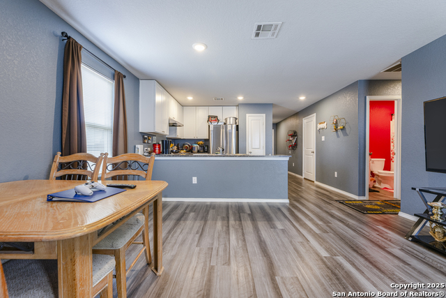 Image 8 of 20 For 5746 Elm Valley