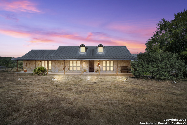 Listing photo id 0 for 1670 Cranes Mill S