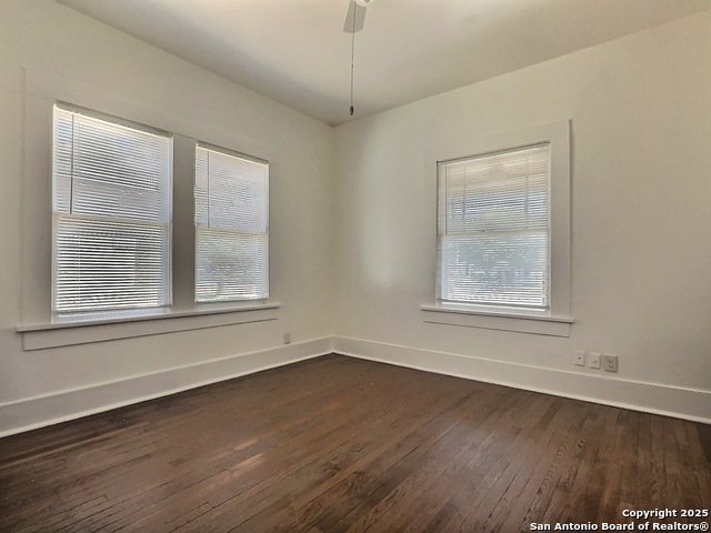 Listing photo id 9 for 1101 Highland Blvd E