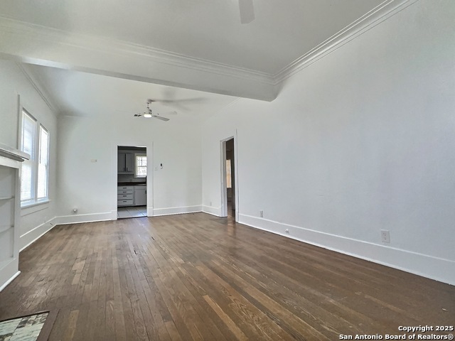 Listing photo id 1 for 1101 Highland Blvd E