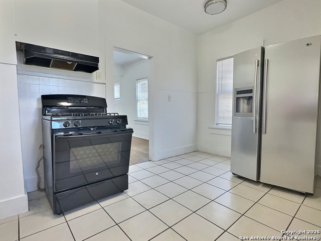 Listing photo id 4 for 1101 Highland Blvd E