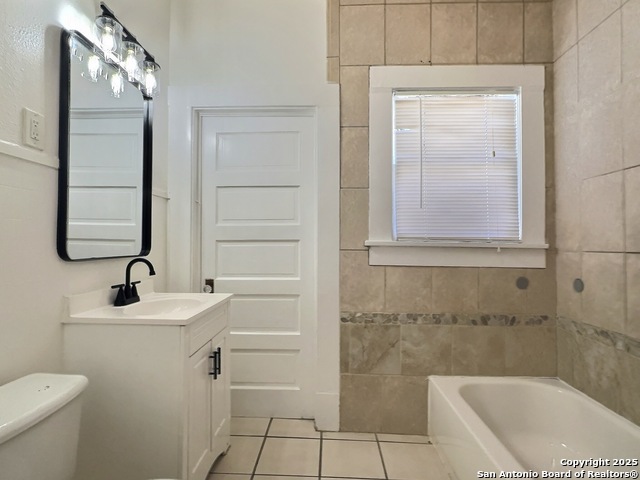 Listing photo id 5 for 1101 Highland Blvd E