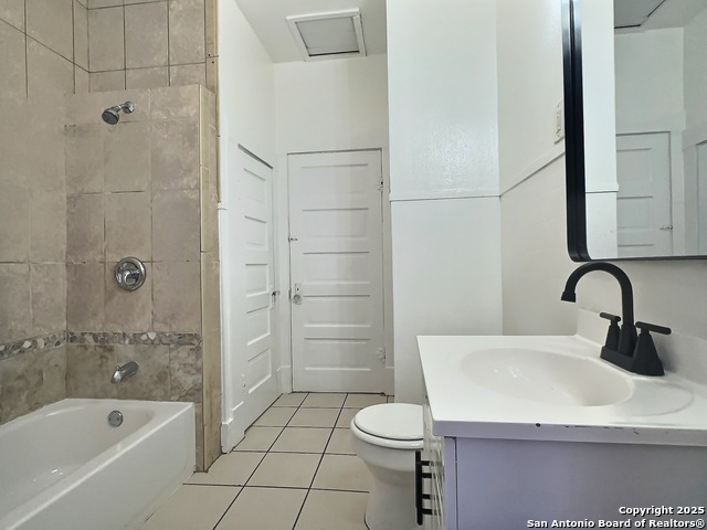 Listing photo id 6 for 1101 Highland Blvd E