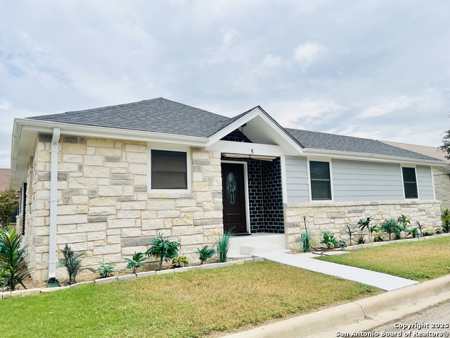Details for 5 Leona Heights, Uvalde, TX 78801