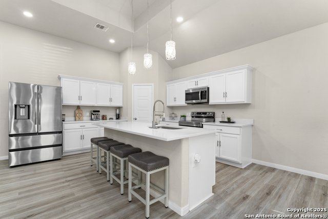 Image 19 of 37 For 16851 Griffin Rd #2