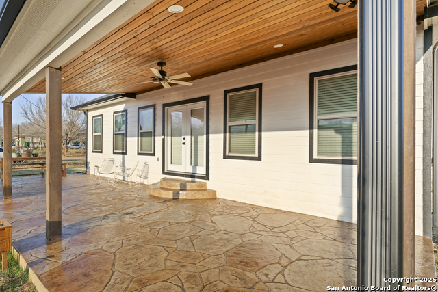 Image 33 of 37 For 16851 Griffin Rd #2