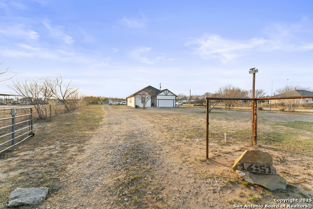 Image 7 of 37 For 16851 Griffin Rd #2